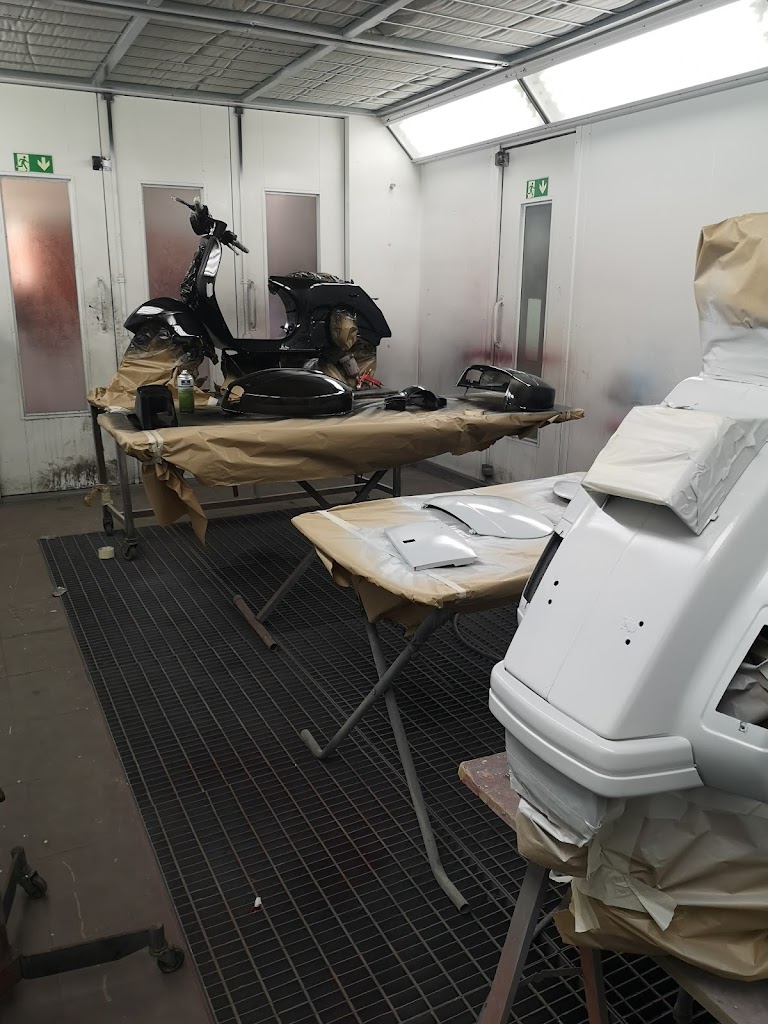 Talleres SW Chapa y Pintura y Mecanica — Interior