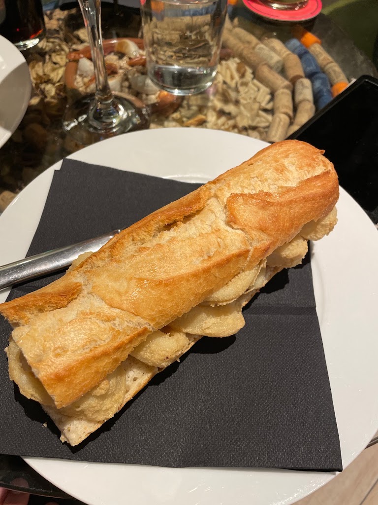 La Vinoteca de Boadilla — Comida y bebida