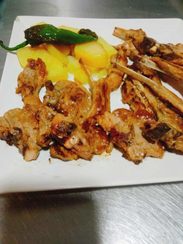 Bar Restaurante Missouri — Comida y bebida