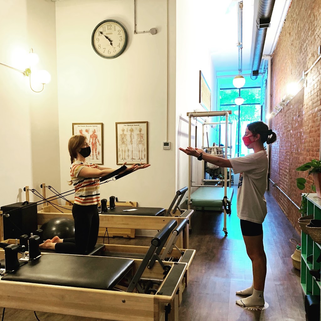  April Nicole Studios