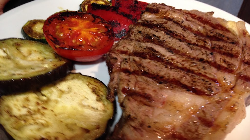 Restaurant Braseria la Teja — Comida y bebida