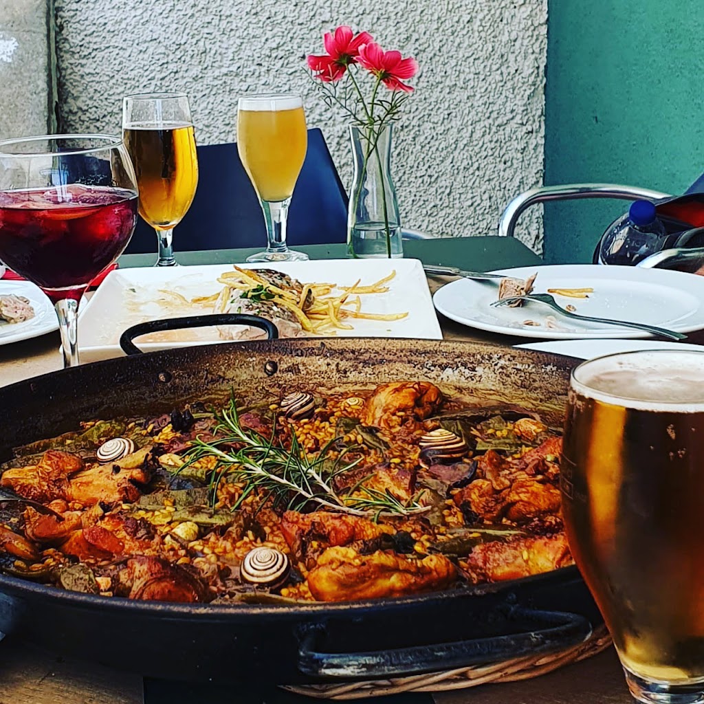 La Cantina de la Piscina — Paella