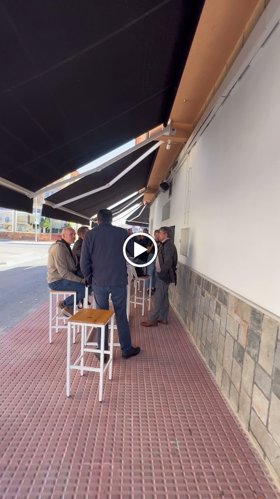 Cafe Bar Alhambra — Ambiente