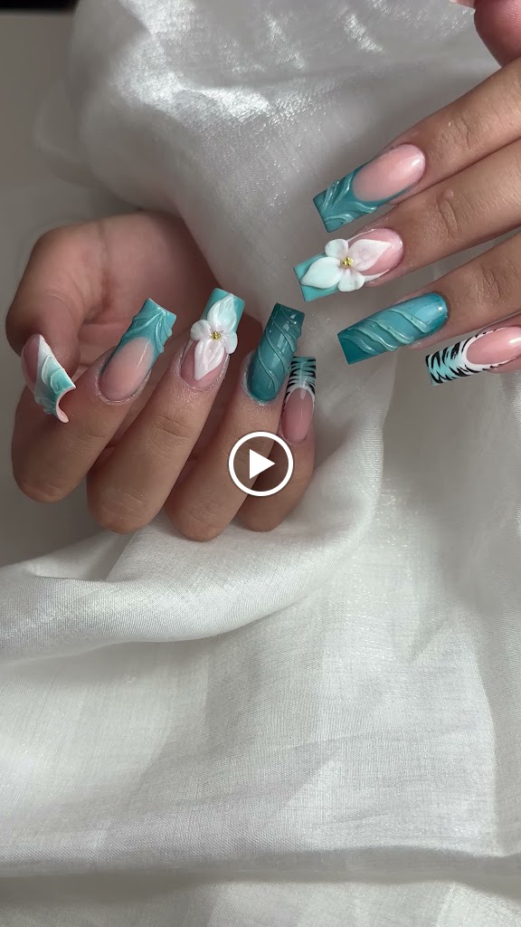 Genenails and lashes — Videos