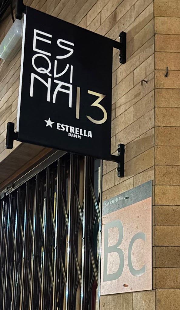 Bar Cafeteria Esquina 13 — Del propietario