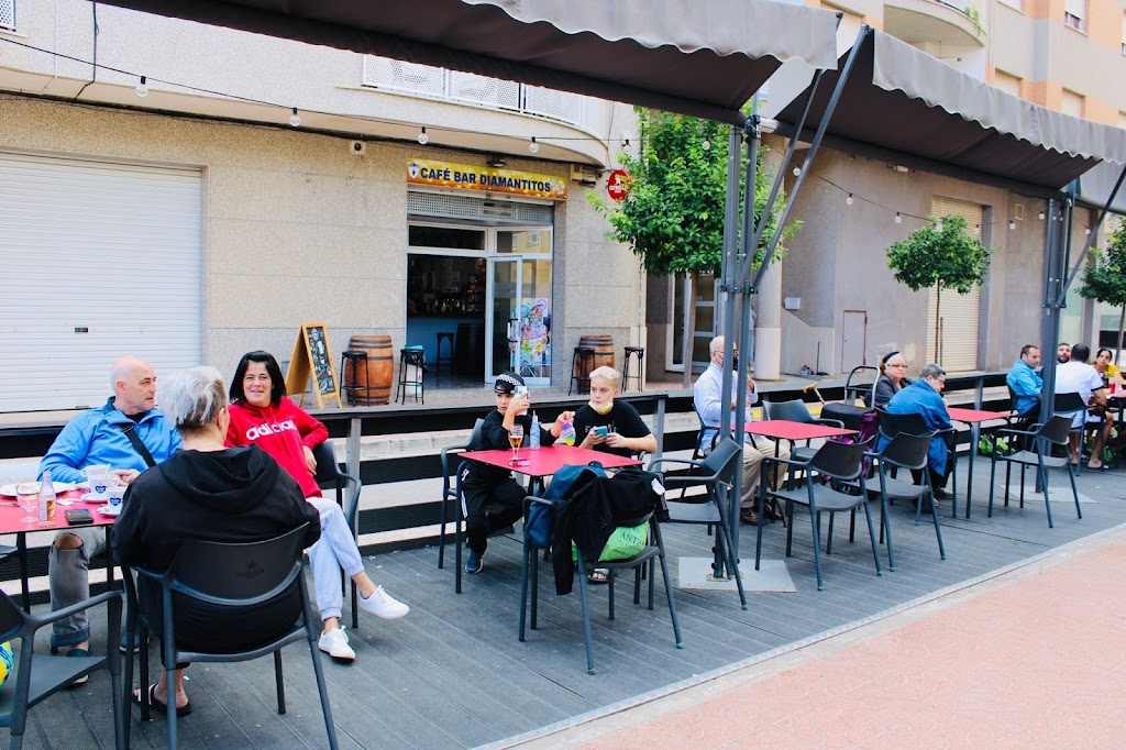 Cafe Bar Diamantitos — Ambiente