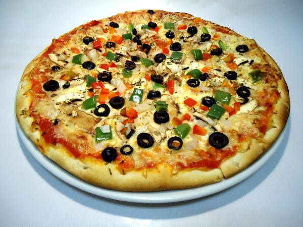 Pizzeria Brenda — Comida y bebida