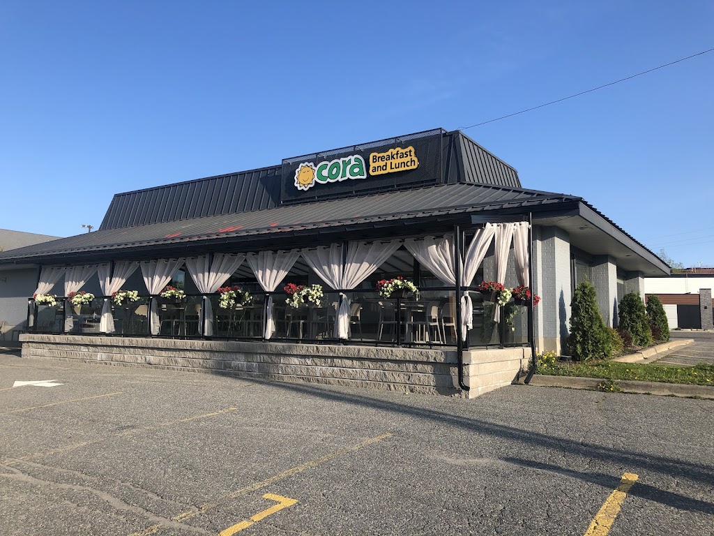 Cora Breakfast and Lunch in Greater Sudbury