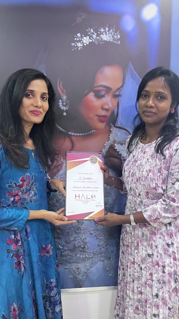 Halo Beauty Parlour And Academy Professional Bridal Makeup Beautician Courses