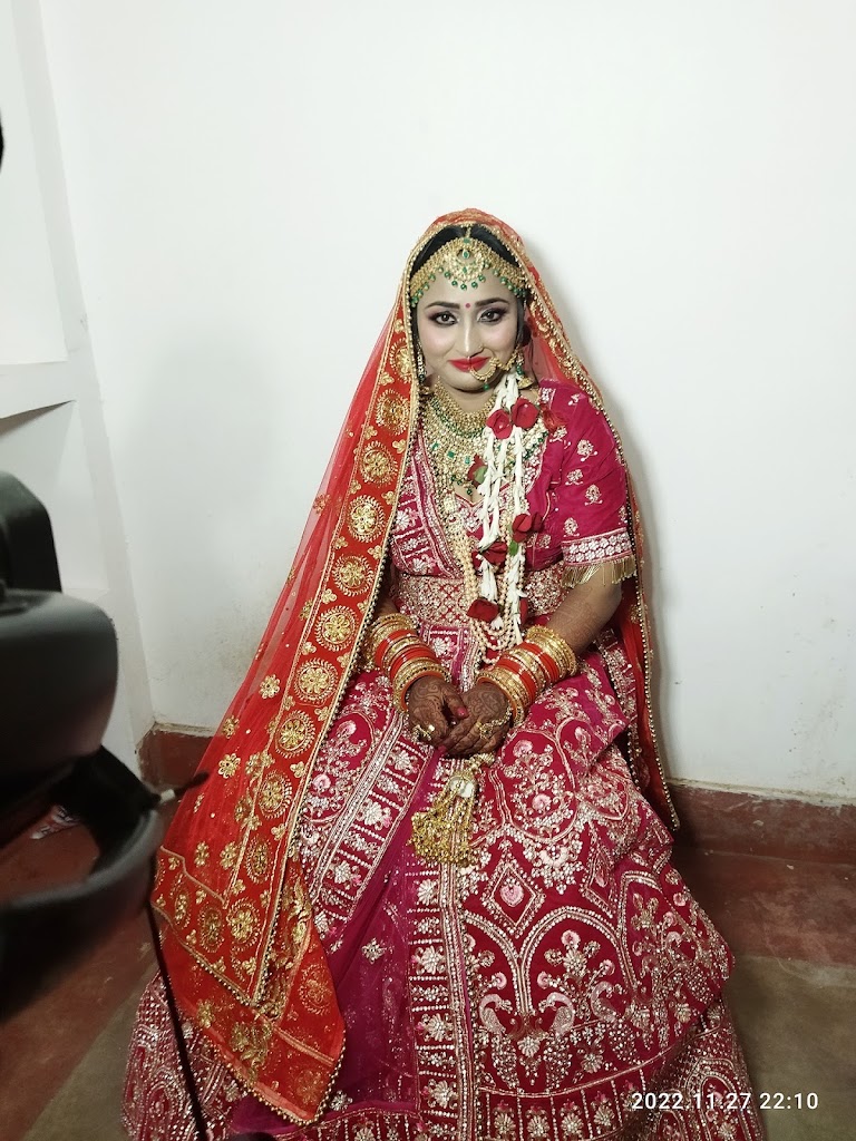 Mona Ladies Beauty Parlours