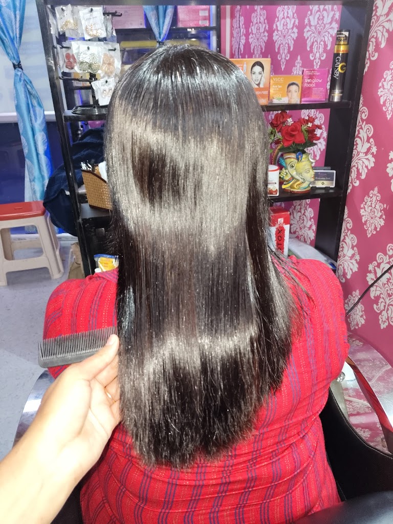 Sampurna Beauty Zone Makeup Academy Ladies Beauty Parlour Makeup Artist Nail Extension