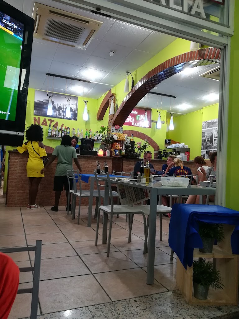 Pizzeria Italia Pineda — Ambiente