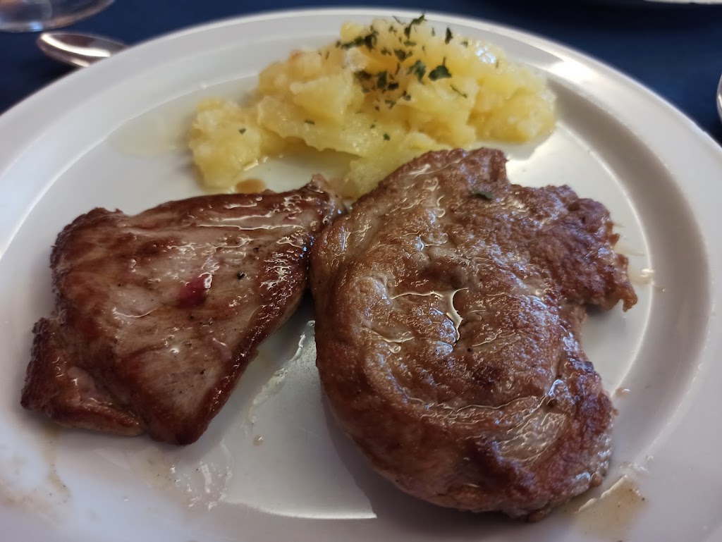 Restaurante Casa Ruiz — Comida y bebida