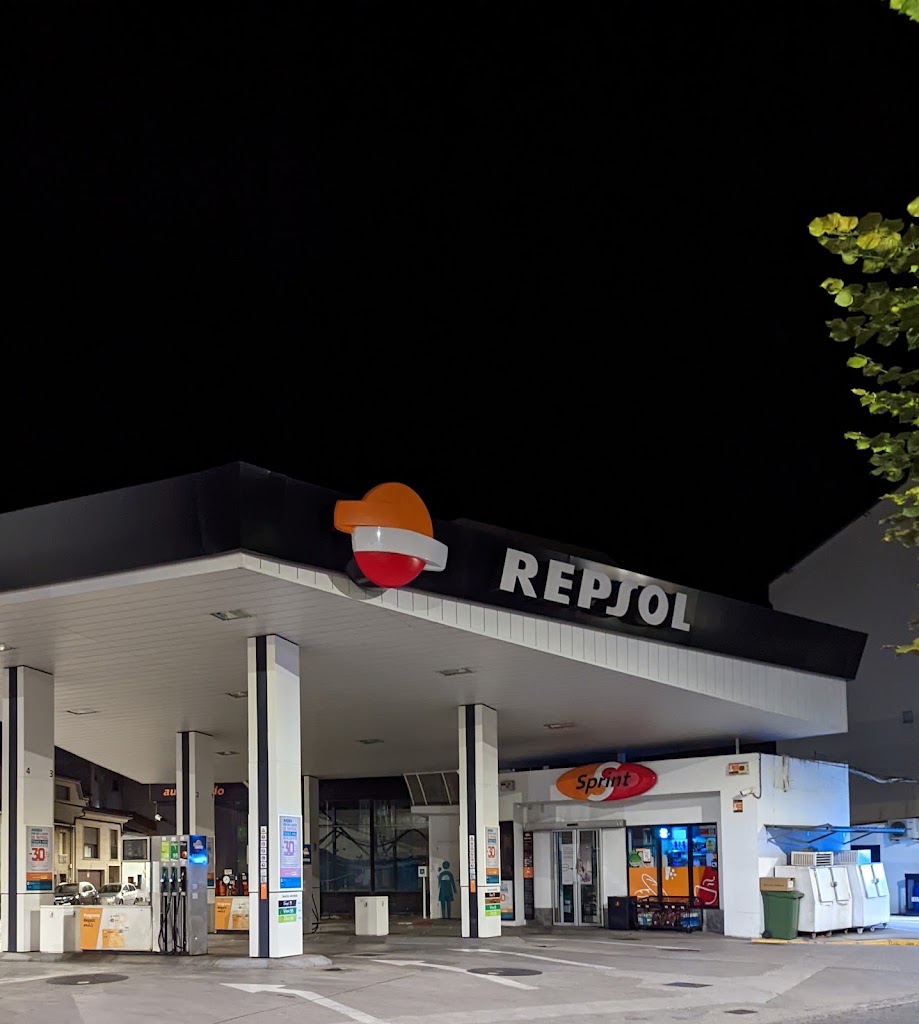Estacion de Servicio Repsol — Exterior