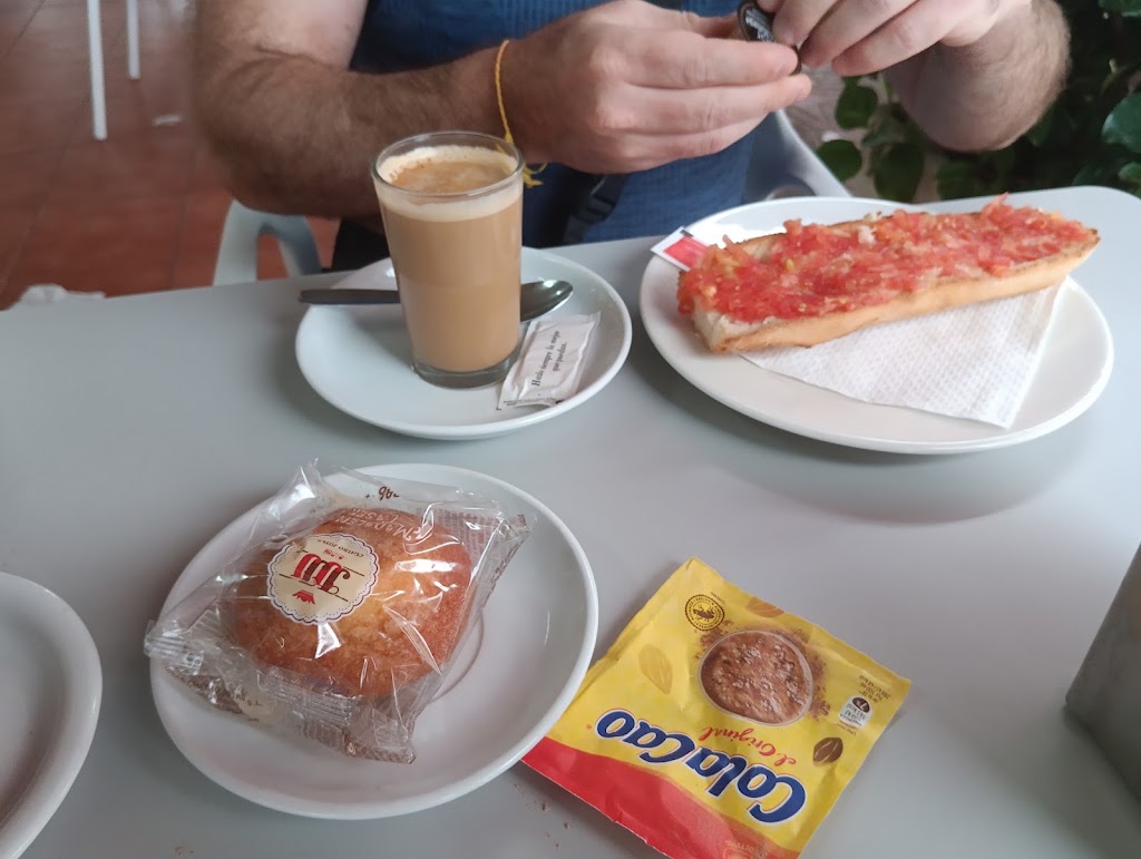 Cafeteria El Arbol — Cafe