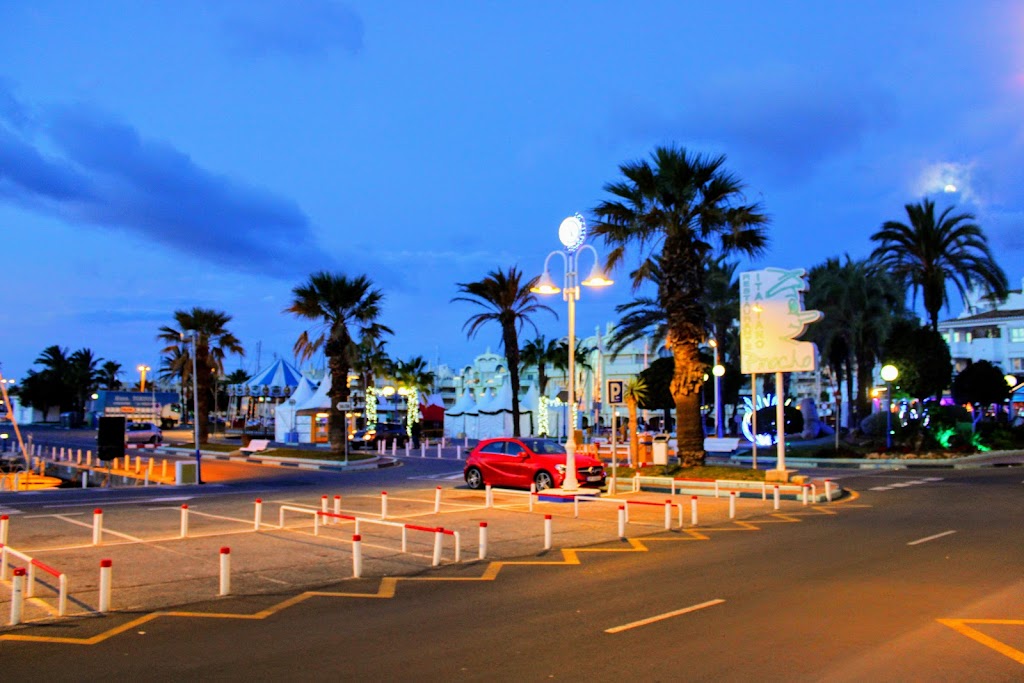 Aparcamiento de Puerto Marina