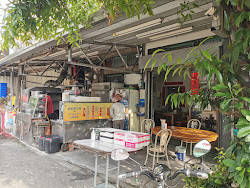 6435e42875017812c2440224 的照片