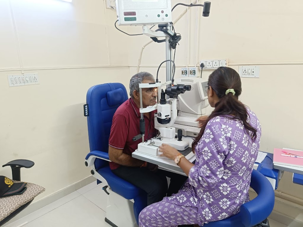 Ddonkttr Sumitaa Kumaarii Netr Rog Vishessjny