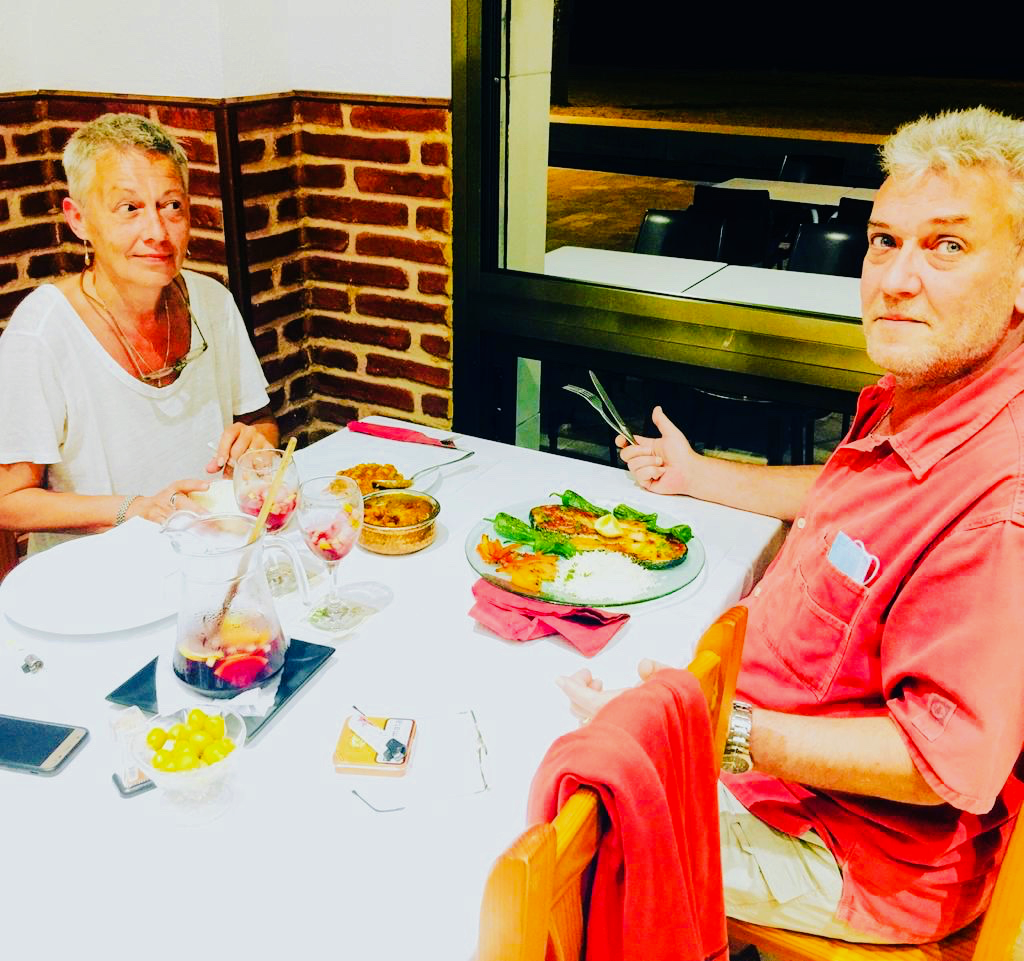 Waves Restaurant — Del propietario