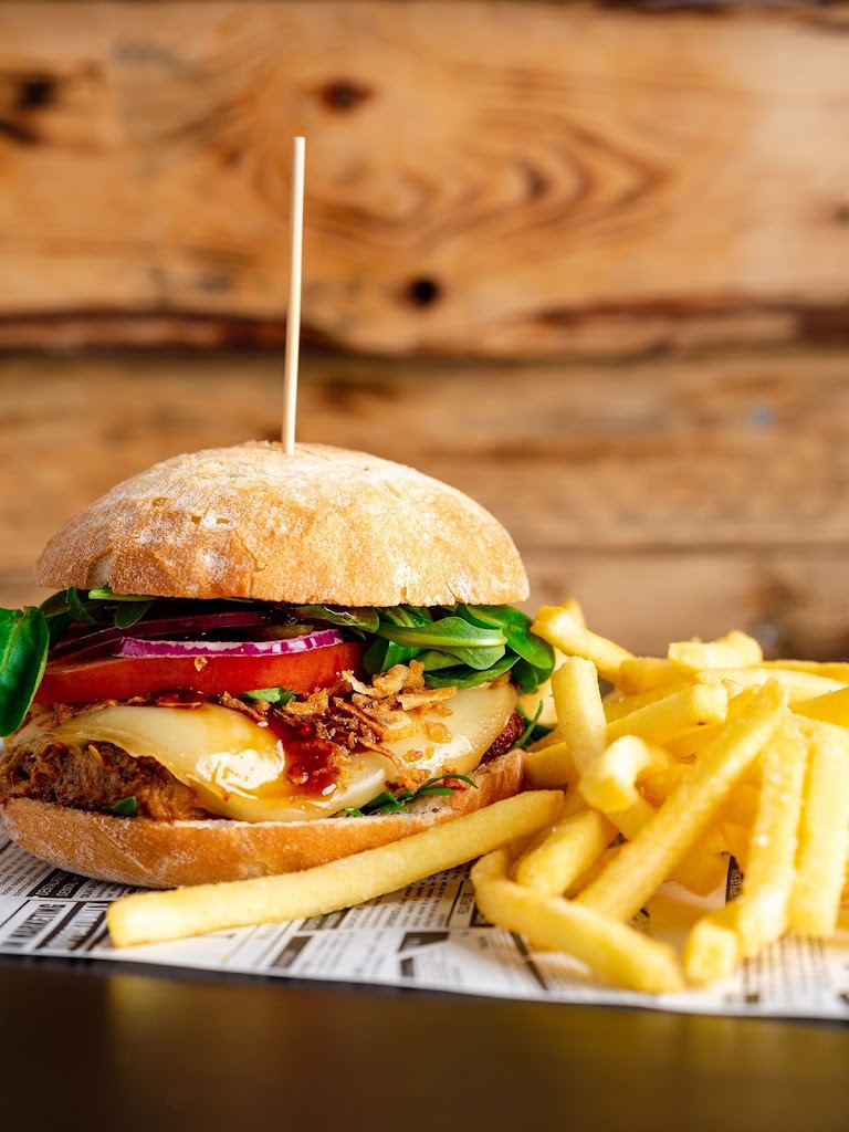 El Toro Brunch & Burger — Comida y bebida