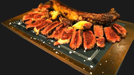 Restaurante Meson de Hoyos — Comida y bebida