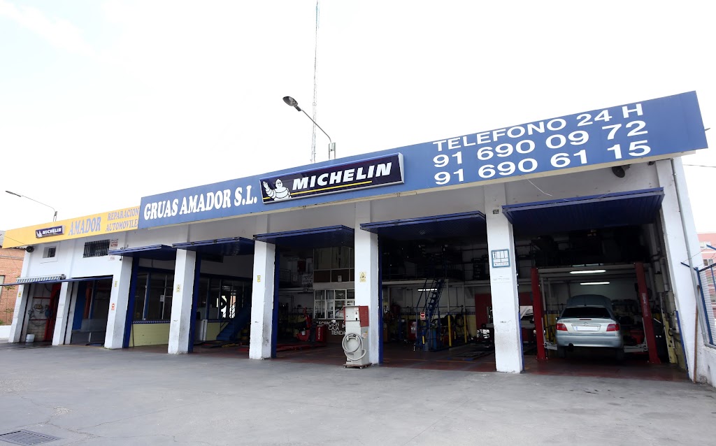 Amador Reparaciones Automoviles SL — Exterior