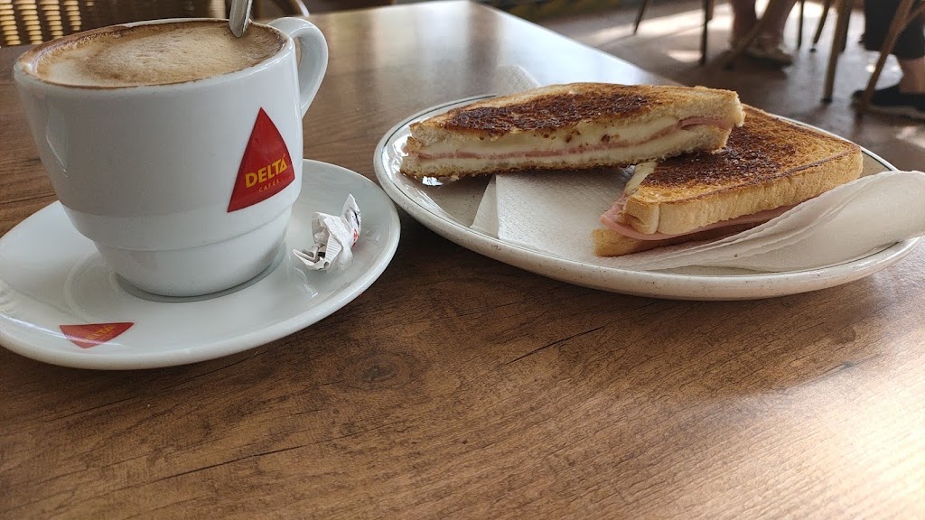 Cafeteria San Vicente — Comida y bebida
