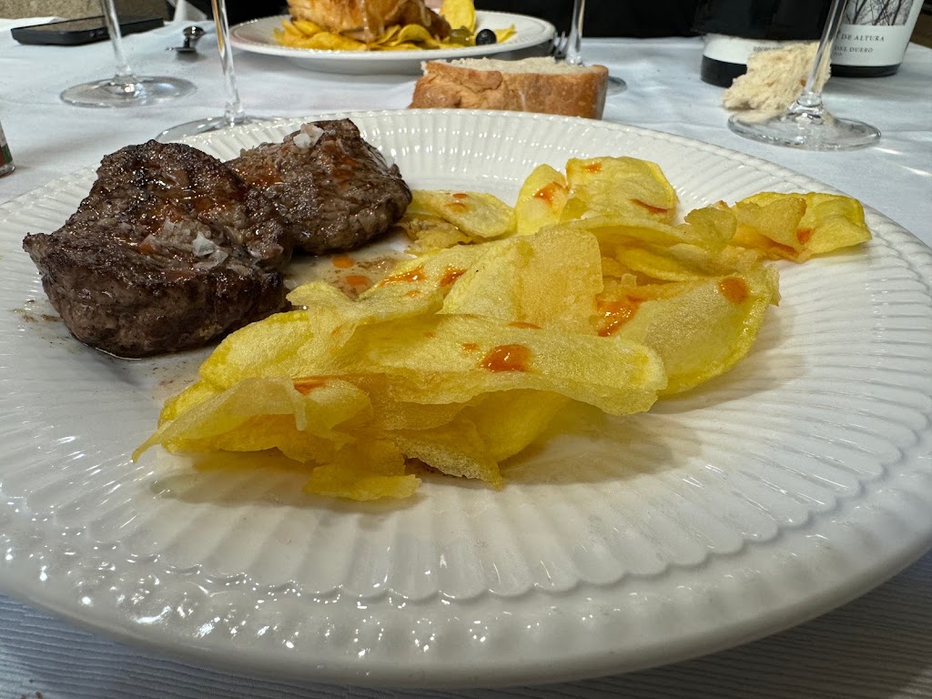 Bodegon O Ribeiro — Comida y bebida