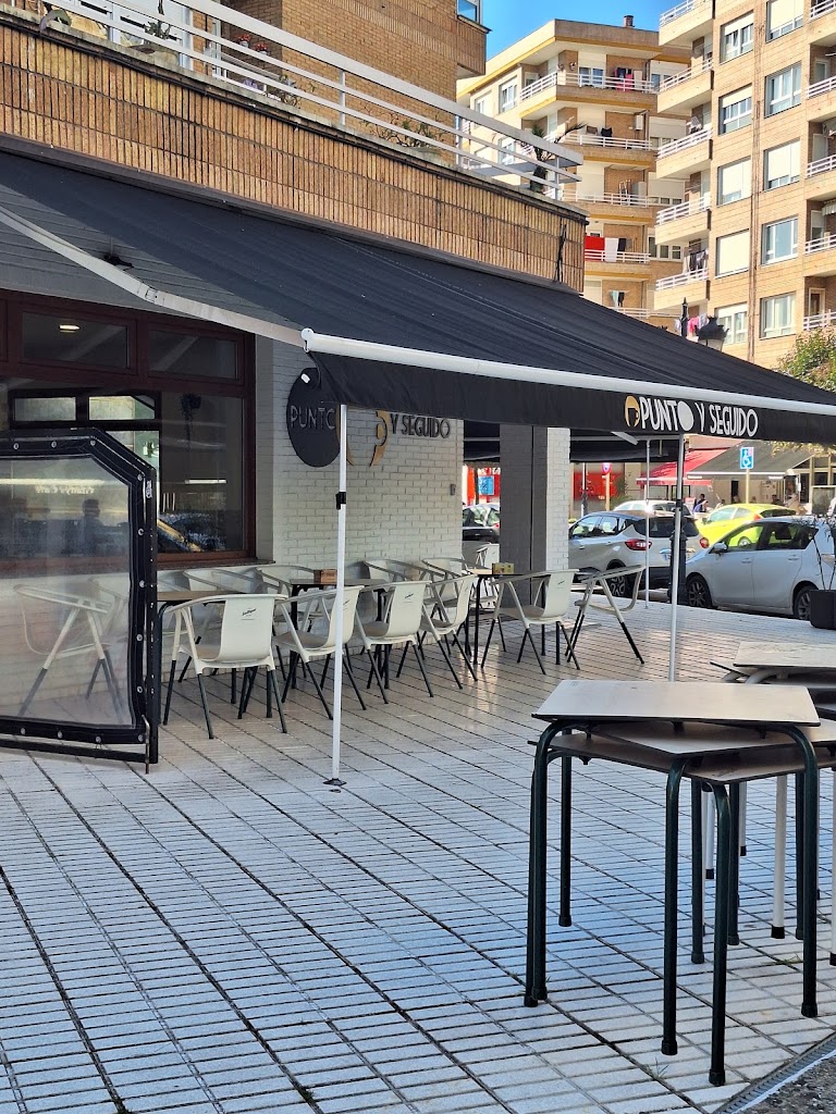 Cafe-Bar Punto y Seguido — Ambiente