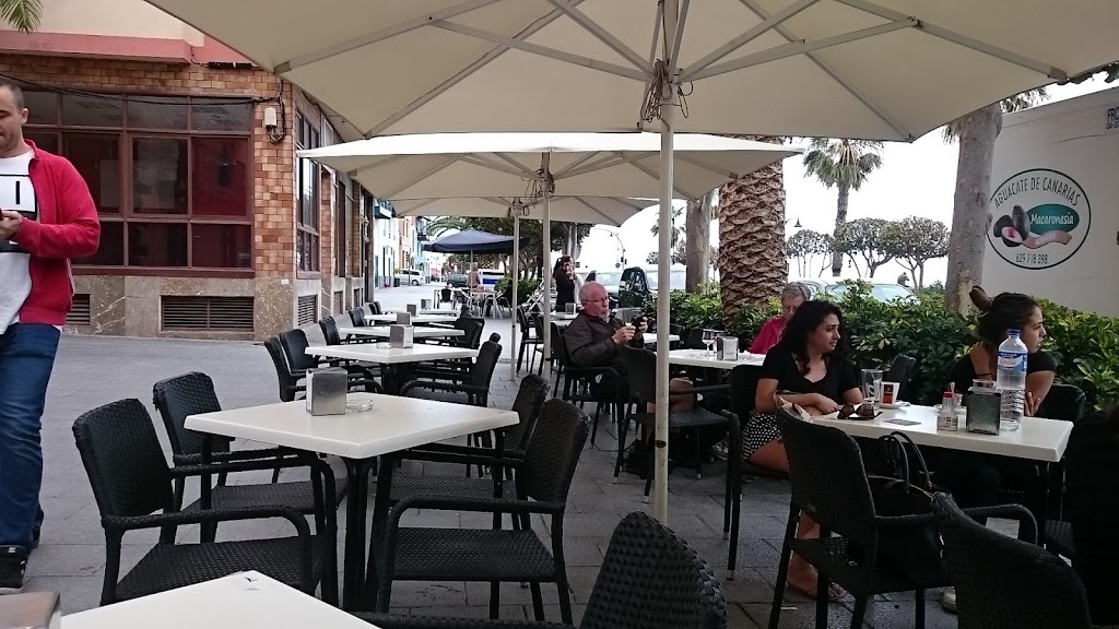 Bar Arepera El Encuentro en la Avenida — Ambiente