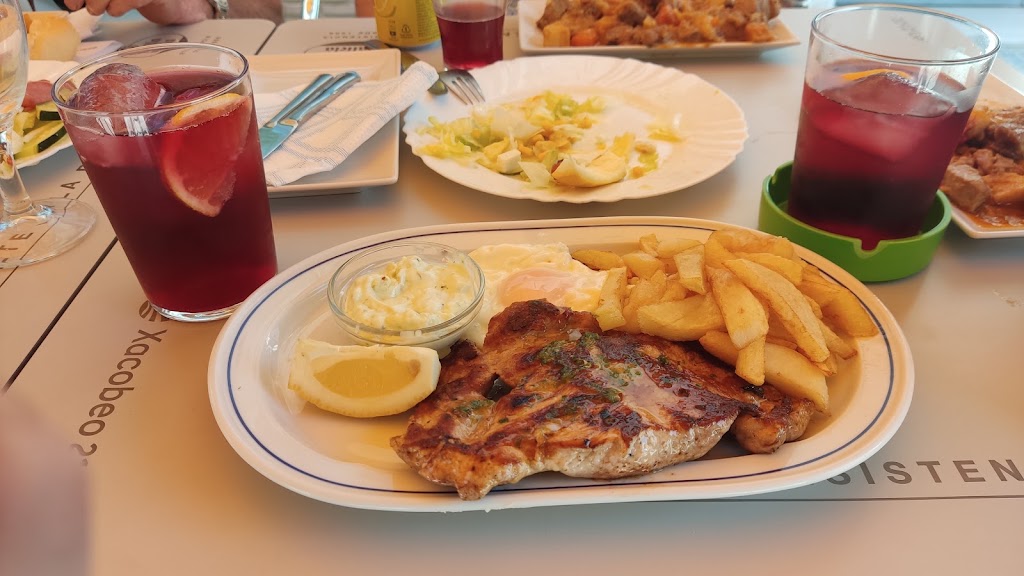 Arcoiris Cafeteria Bar Tapas — Comida y bebida