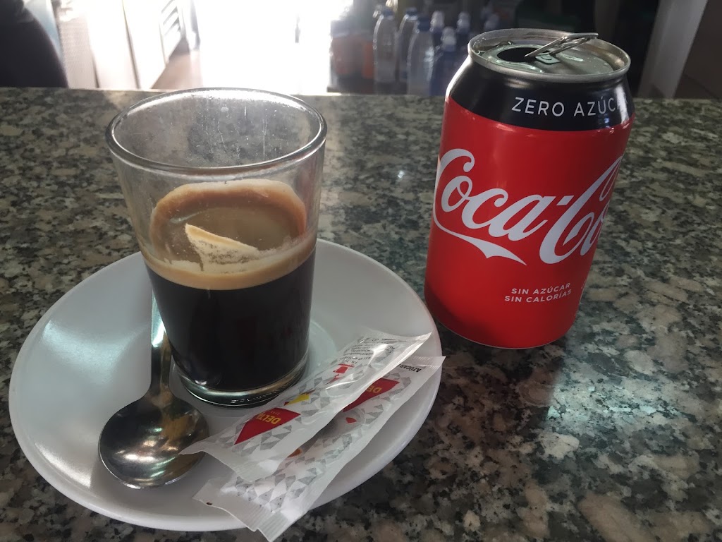 Cafeteria Mito — Comida y bebida