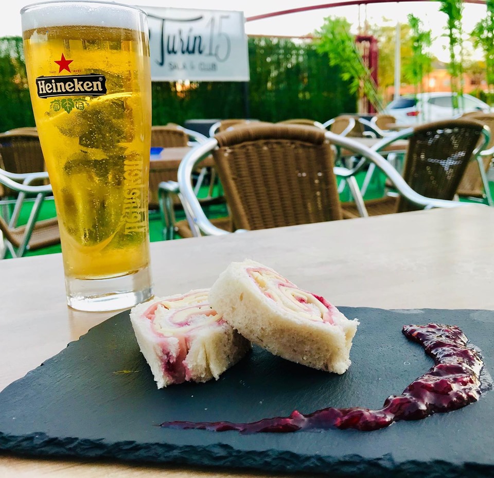 Turin15 Cafe & Chill Out — Comida y bebida