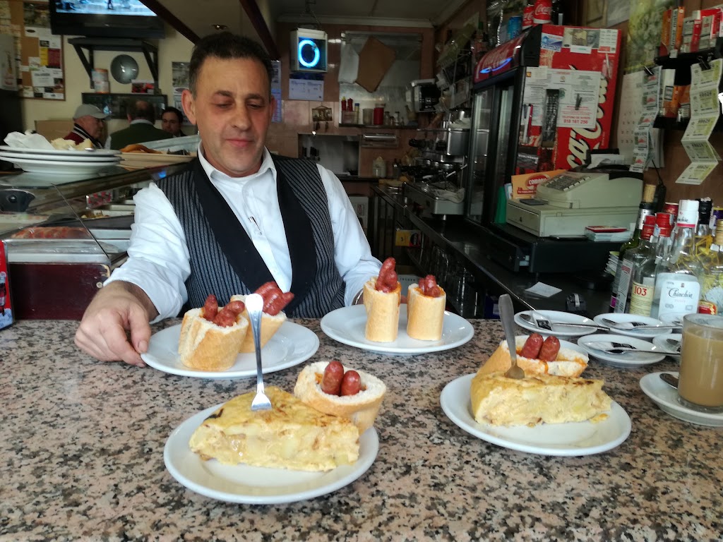 Restaurante el Almendro Pinto — Comida y bebida