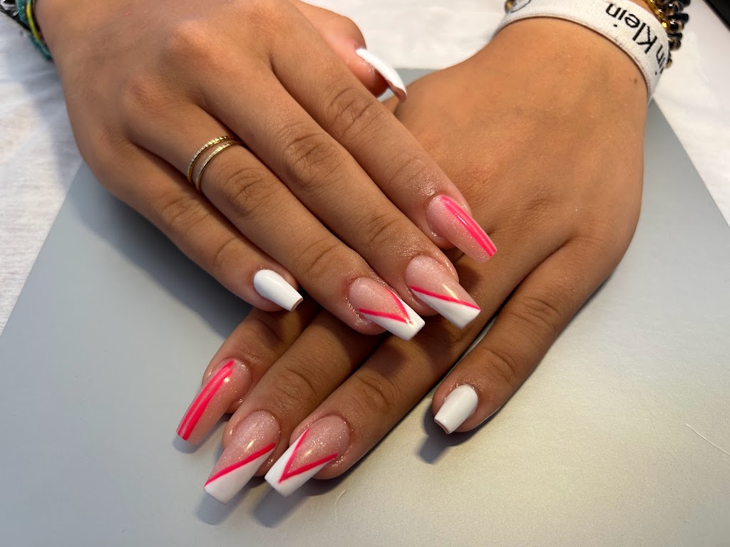 Centro de Estetica Avanzada Elisabeth Marcos — Manicura