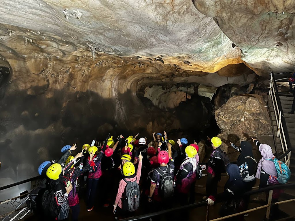 GUA TEMPURUNG OUTDOOR CAMP