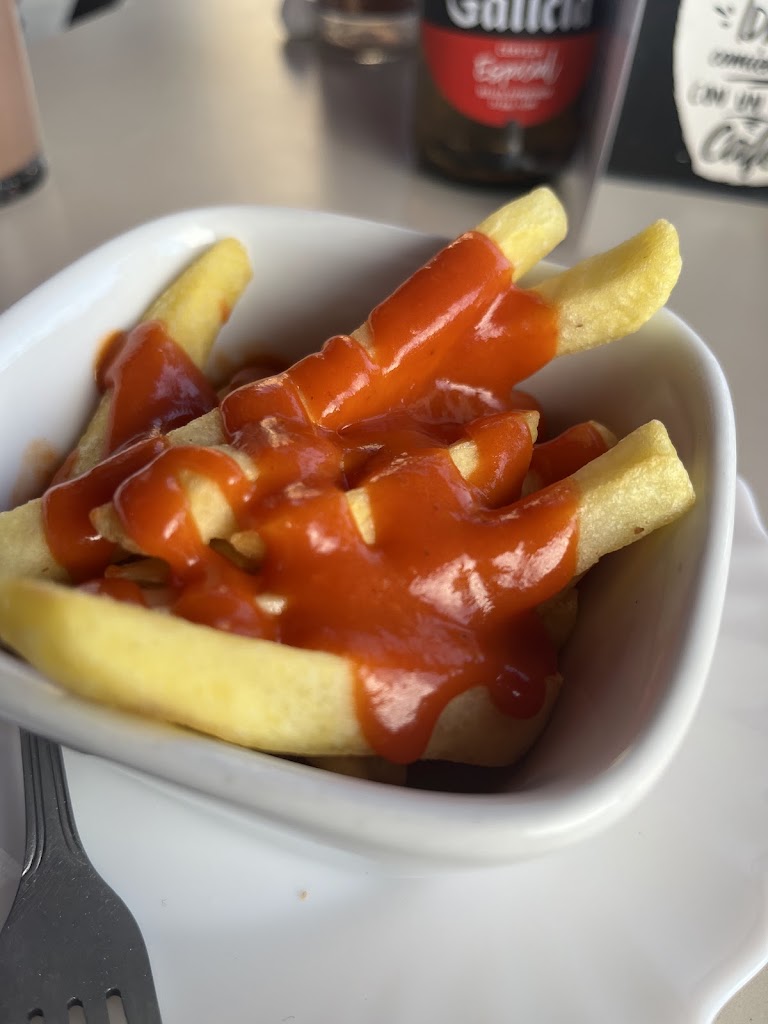 BAR TAPERIA LA COMPANIA — Papas fritas