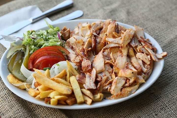 ALBAL PIZZERIA KEBAB — Comida y bebida
