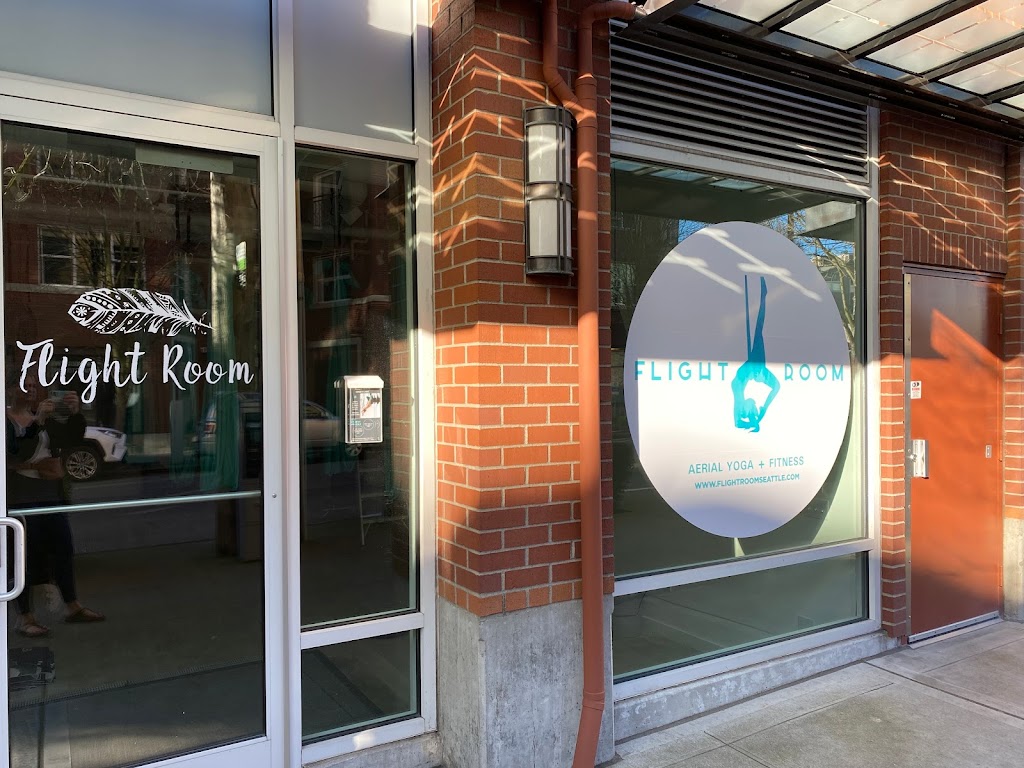  Flight Room Green Lake