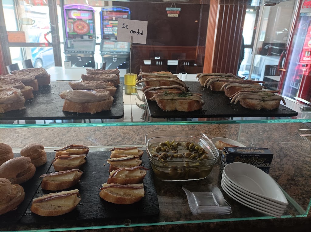 Bar Molina — Comida y bebida