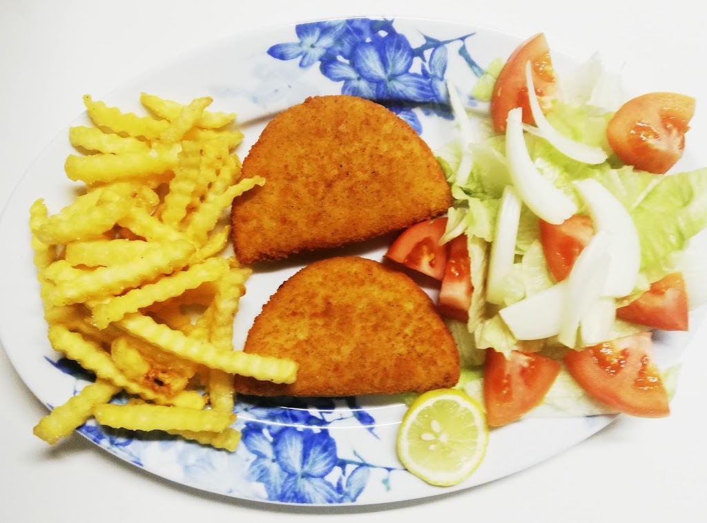 Cafe-Bar Maxi — Comida y bebida