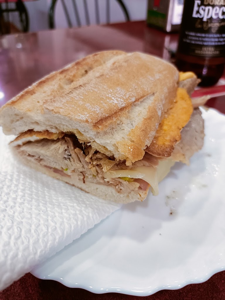 Cafeteria Restaurante Abona — Comida y bebida