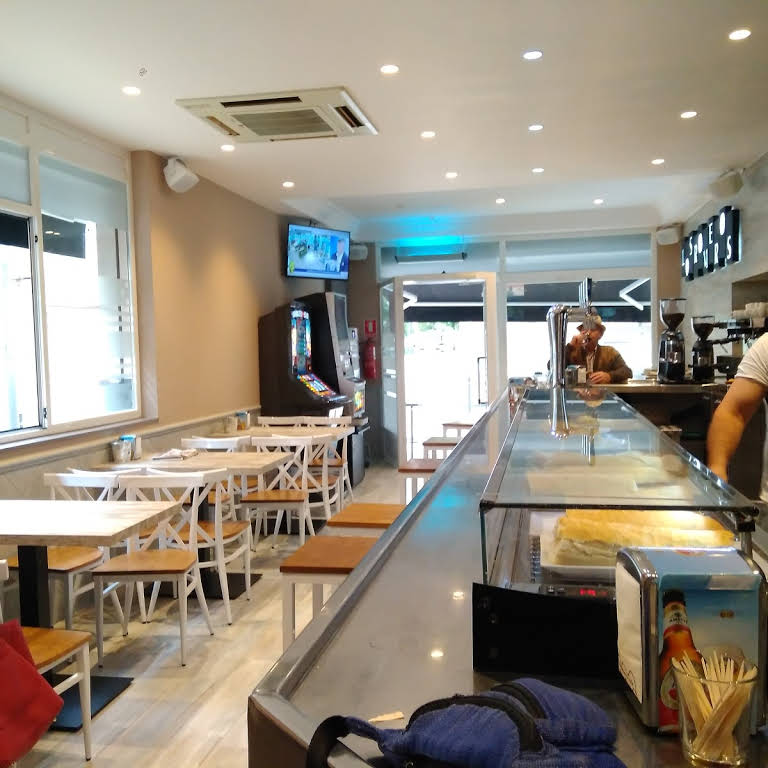 Bar Los Romeros — Ambiente