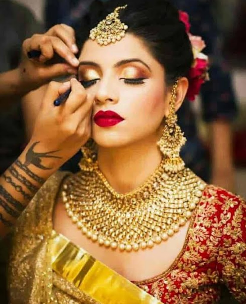 Ananya Harbal Ladies Beauty Parlor