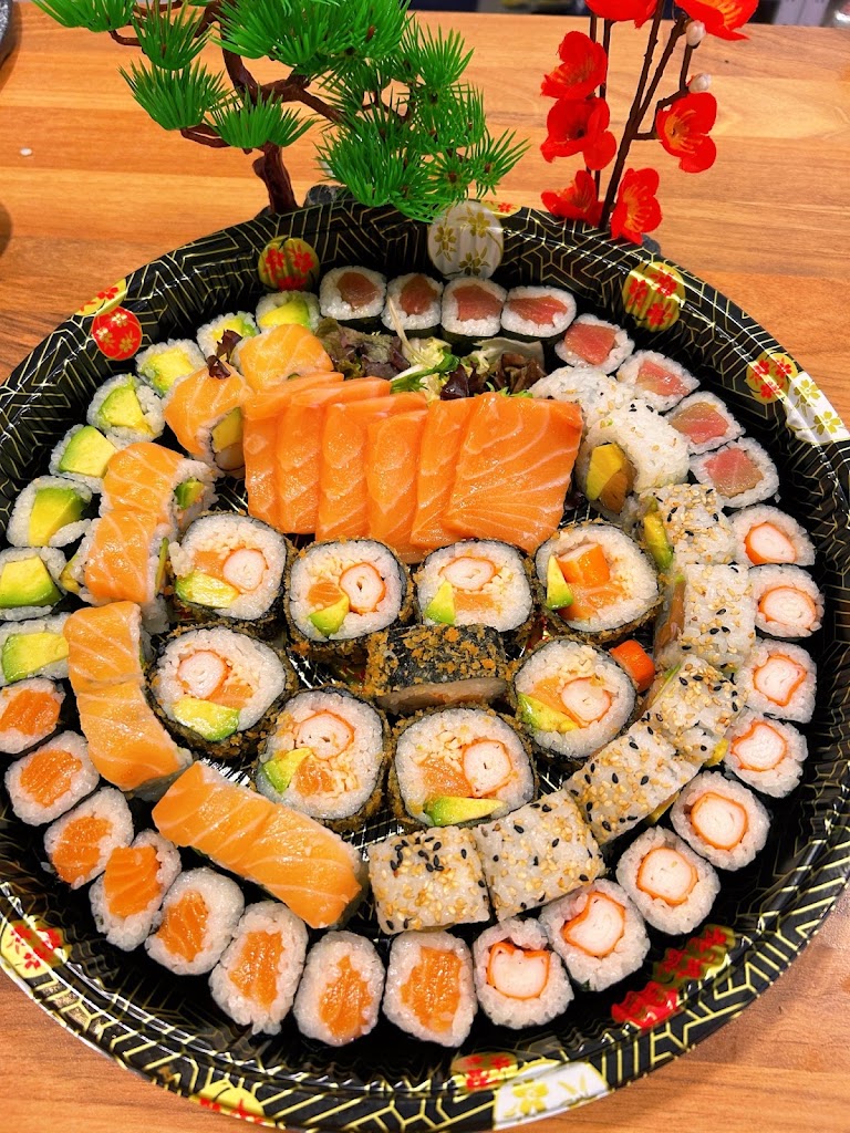 Restaurante Sushi Casa Lin — Comida y bebida