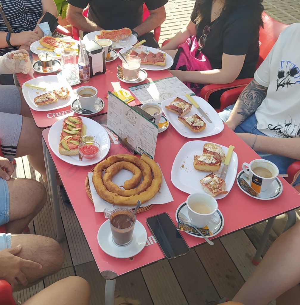 Churreria El Ferial — Comida y bebida