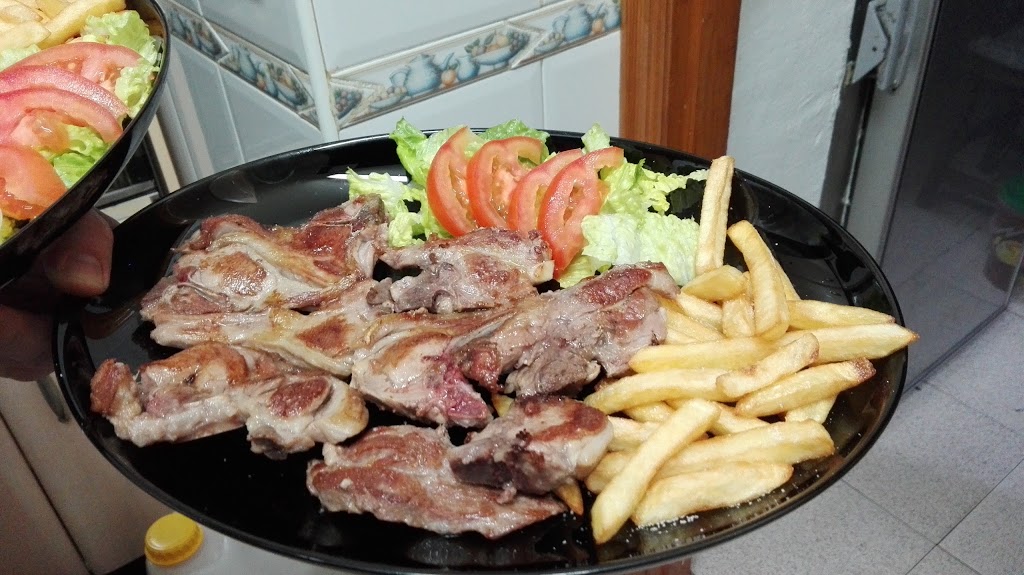 Bar Restaurante Suizo — Comida y bebida