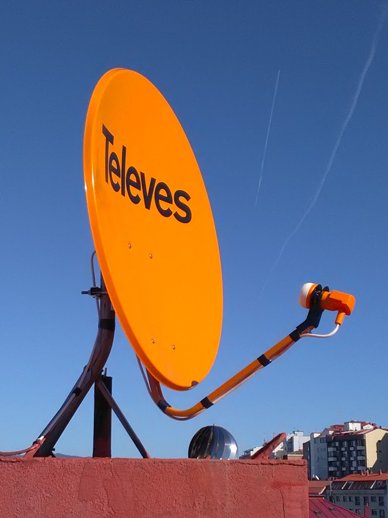 ESYTEGA | Electricidad, Placas solares y Telecomunicaciones (Electricista, Antenas de TDT y satelite)