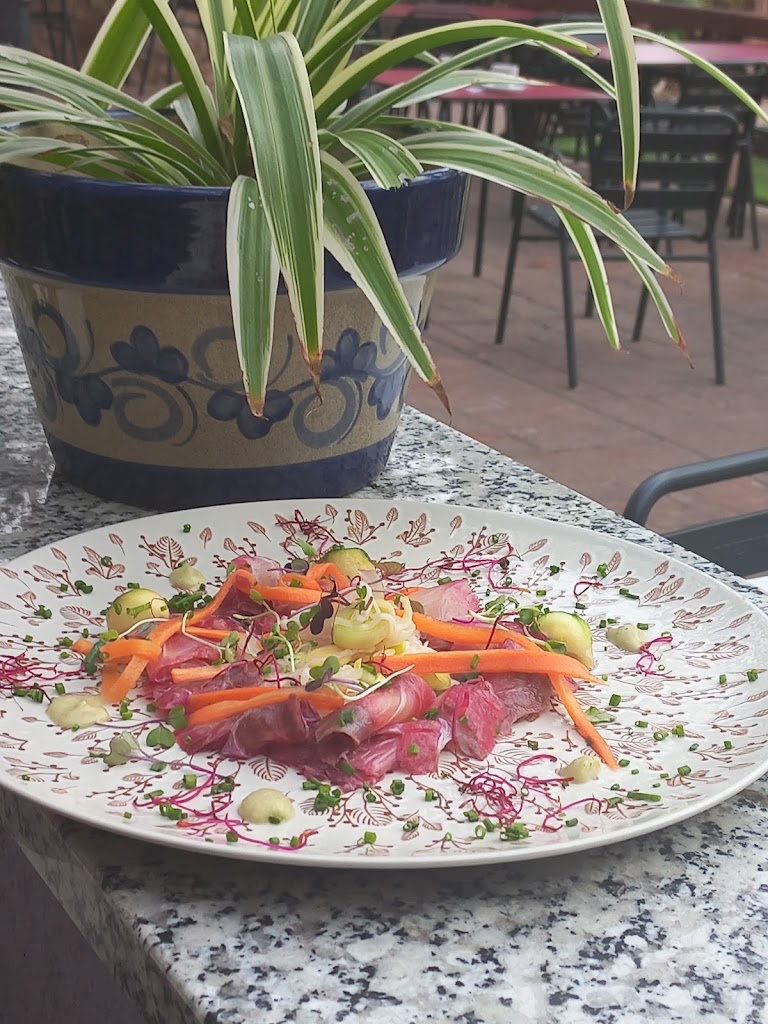 Masia restaurant Cal Petasques — Comida y bebida