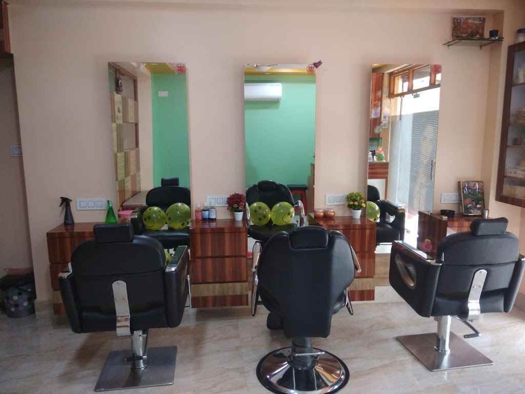 Dream Girl Ladies Beauty Parlour